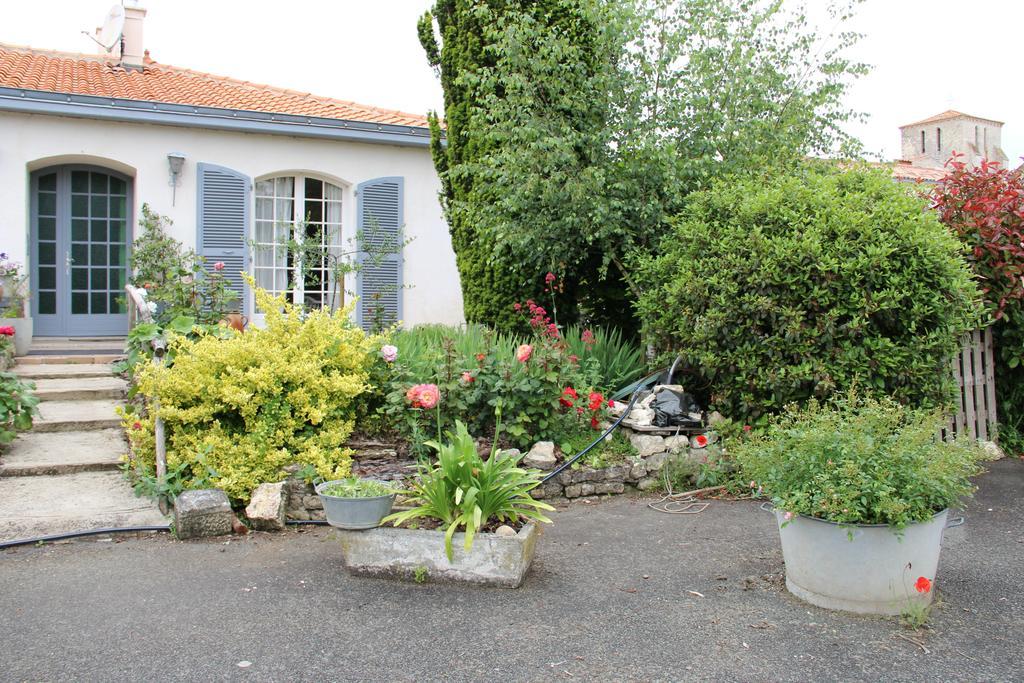 Maison D'Hotes Le Lavoir Fontaines  المظهر الخارجي الصورة