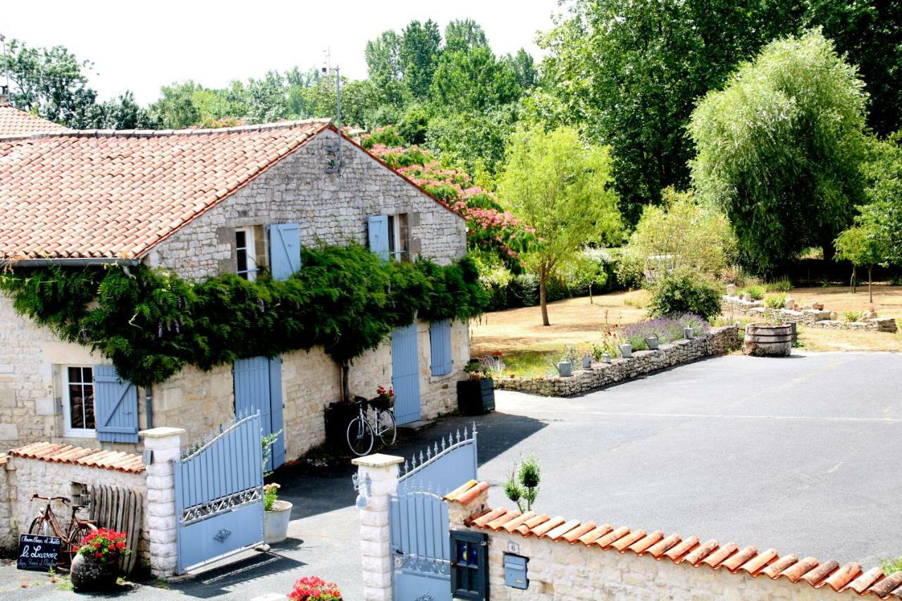 Maison D'Hotes Le Lavoir Fontaines  المظهر الخارجي الصورة